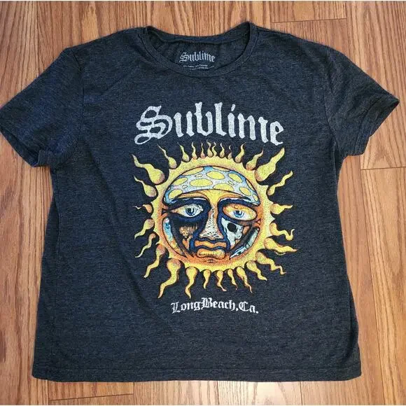 Sublime Ladies Cropped Graphic T-Shirt Size S Beachy Skatergirl - Picture 1 of 6